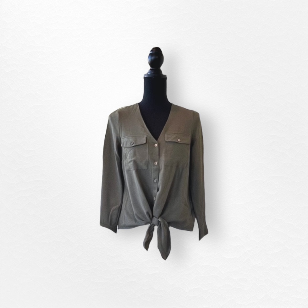 Monteau Hunter Green Button Down Blouse With Tie